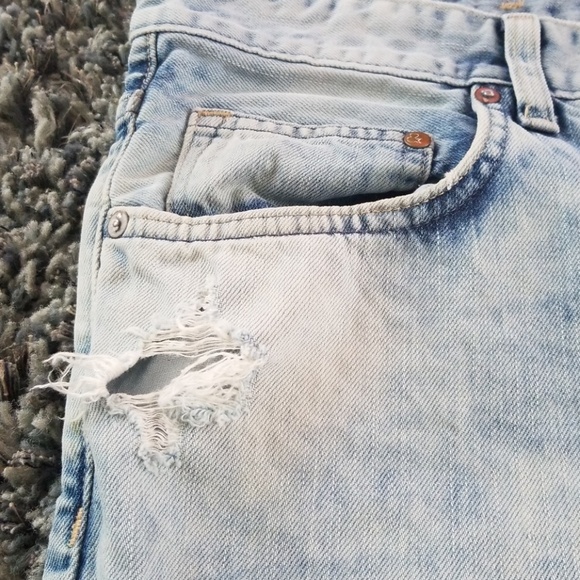 H&M Blue and White Acid Wash Jean Shorts - Picture 2 of 4